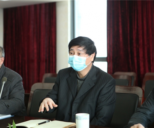 黄冈市政协副主席马玉华来4118云顶集团丝绸集团调研工作