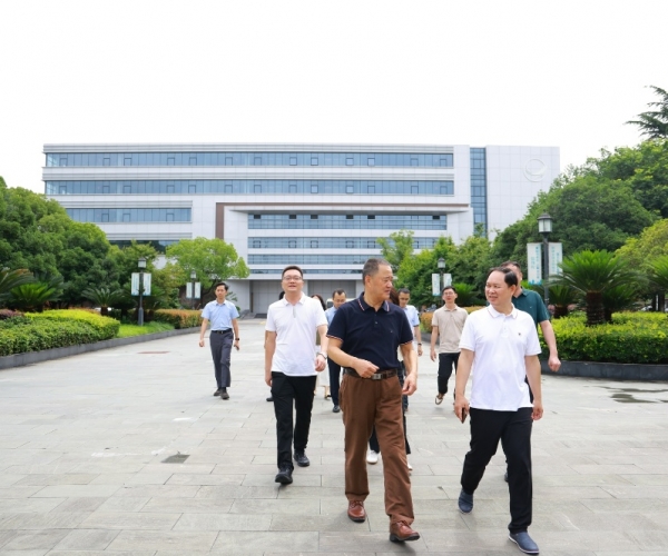 西宁市辅导赴黄冈调研4118云顶集团丝绸 共商高端丝绸项目落地大计